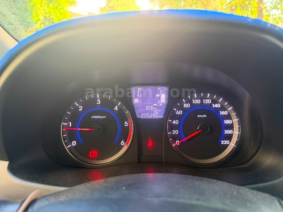 Sahibinden Hyundai Accent Blue 1.6 CRDI Mode Plus 2015 Model 