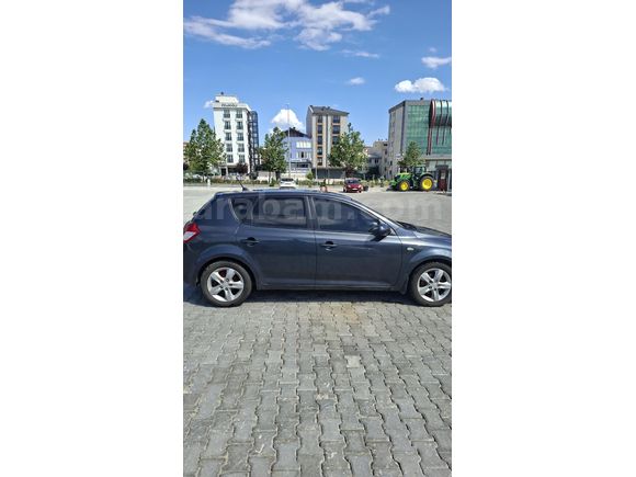 Sahibinden Kia Ceed 1.6 CRDi Cool 2011 Model