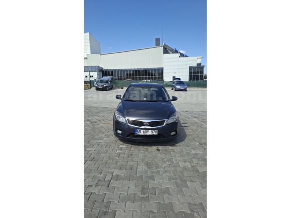 Sahibinden Kia Ceed 1.6 CRDi Cool 2011 Model