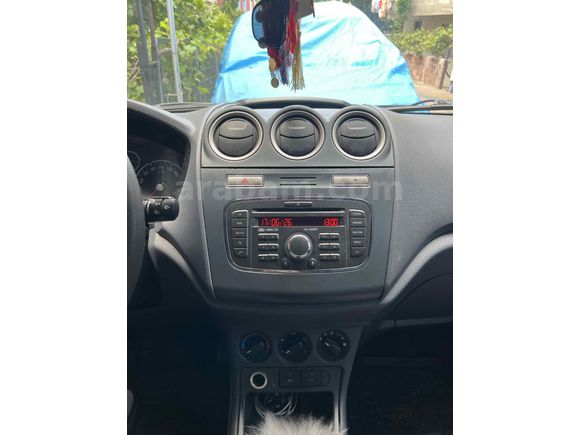 Sahibinden Düşük km Ford Transit Connect
2011 Model  
