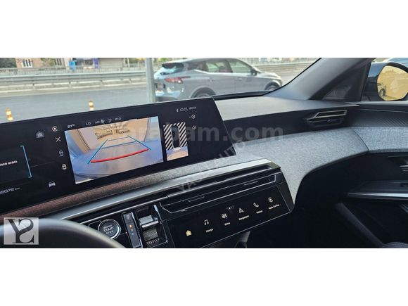 ** YASLI AUTO ** 9.000 KM BOYASIZ HATASIZ CAM TAVAN İLK SAHİBİ.