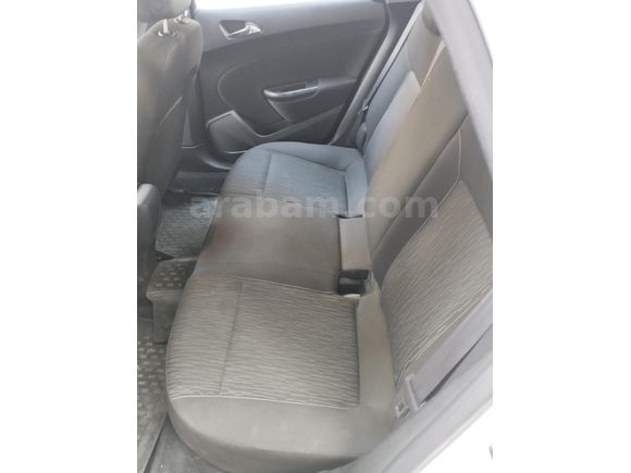 2015 1.6 benzin LPG 135000 km LPG tankı yenilendi akü yeni klima bakımı yapılıp gaz DOLUMU yapıldıel