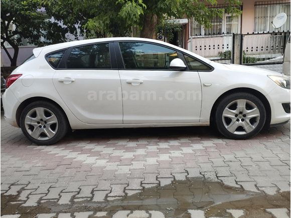 2015 1.6 benzin LPG 135000 km LPG tankı yenilendi akü yeni klima bakımı yapılıp gaz DOLUMU yapıldıel