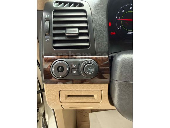 Chevrolet Captiva 2.0 D LT High 2011 Model 
