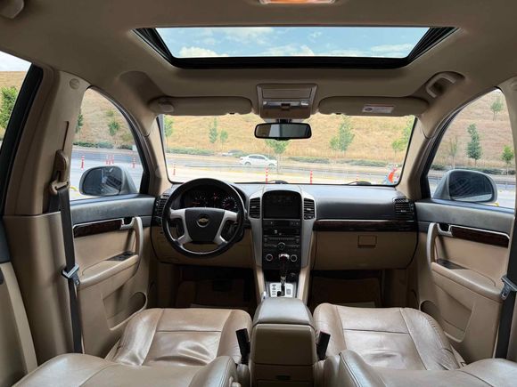 Chevrolet Captiva 2.0 D LT High 2011 Model 