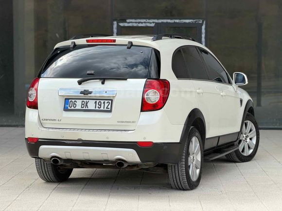 Chevrolet Captiva 2.0 D LT High 2011 Model 