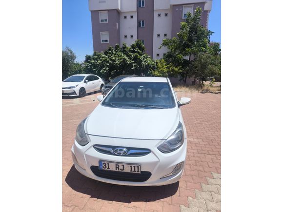 Sahibinden Hyundai Accent Blue 1.6 CRDI Mode 2013 Model