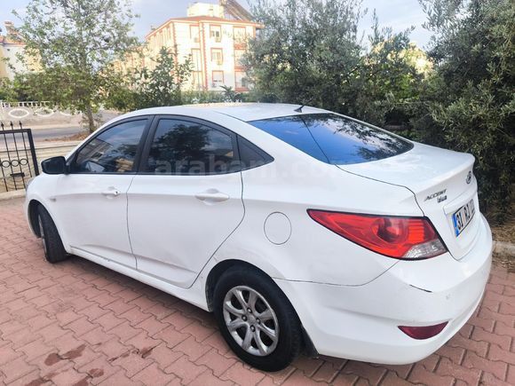Sahibinden Hyundai Accent Blue 1.6 CRDI Mode 2013 Model
