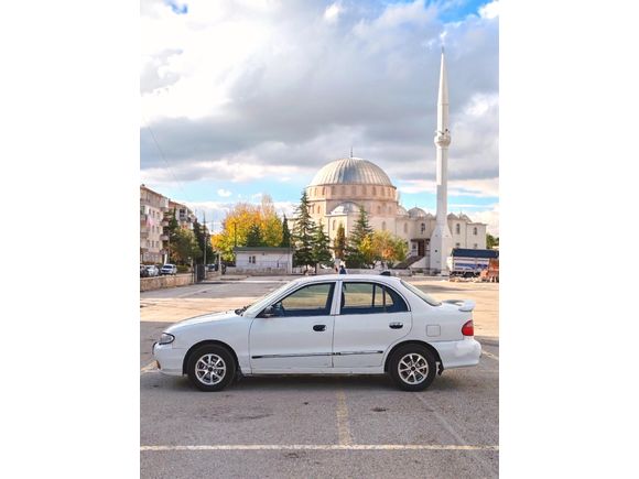 Hyundai Accent 1.5 GLS 2000 Model
