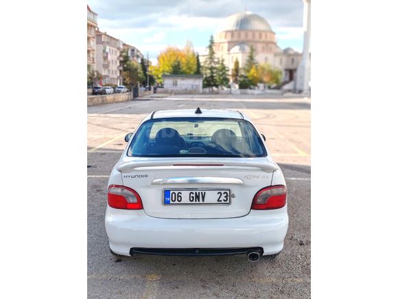 Hyundai Accent 1.5 GLS 2000 Model