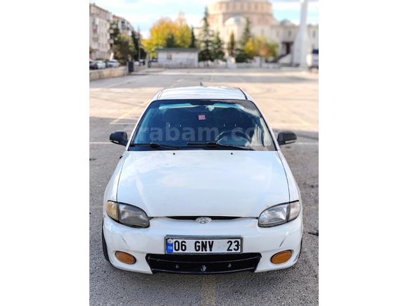 Hyundai Accent 1.5 GLS 2000 Model