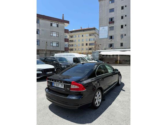 Volvo S80 1.6 D premium 2013 Model  228.000 km En ful paket