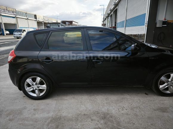 Sahibinden Kia Ceed 1.6 CRDi Concept 2011 Model  247.000 km Siyah