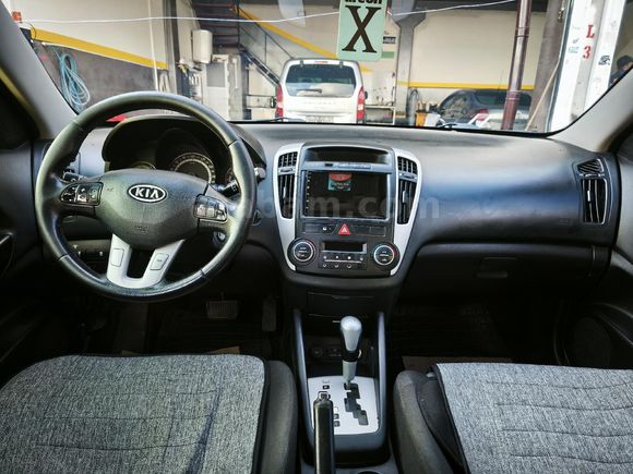 Sahibinden Kia Ceed 1.6 CRDi Concept 2011 Model  247.000 km Siyah