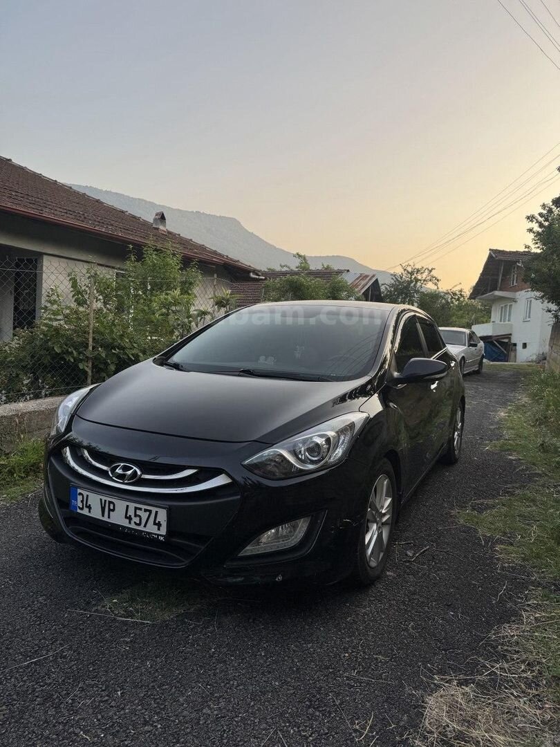 Sahibinden Hyundai i30 1.6 CRDi Elite 2013 Model Zonguldak 170.000 km Siyah 2