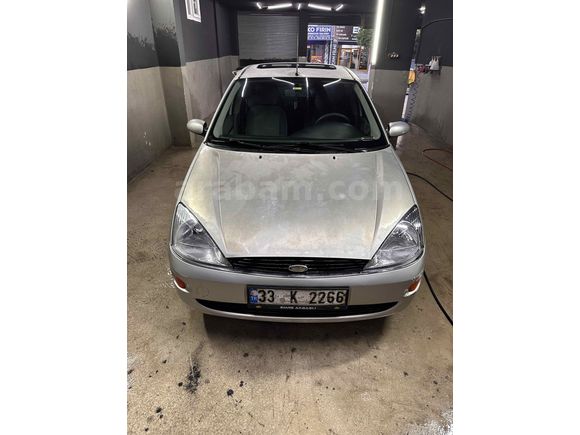 Sahibinden Ford Focus 1.6 Ghia 2001 Model 