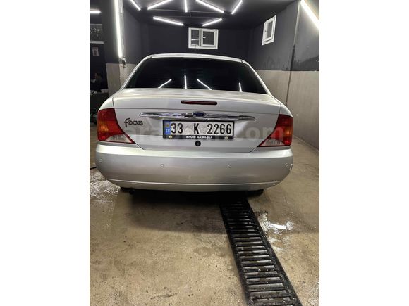 Sahibinden Ford Focus 1.6 Ghia 2001 Model 