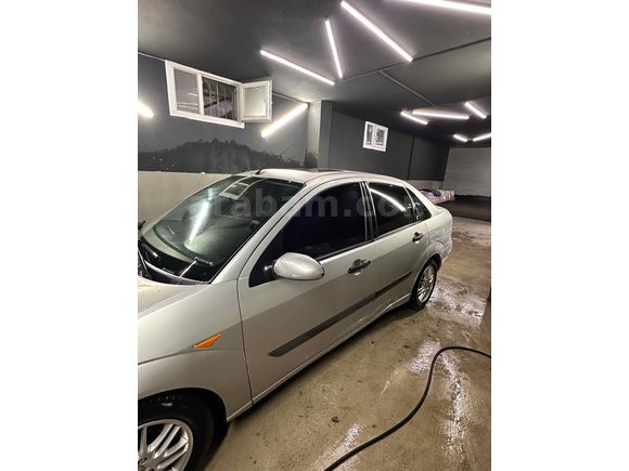 Sahibinden Ford Focus 1.6 Ghia 2001 Model 
