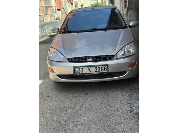 Sahibinden Ford Focus 1.6 Ghia 2001 Model 
