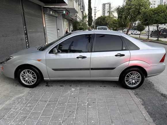Sahibinden Ford Focus 1.6 Ghia 2001 Model 