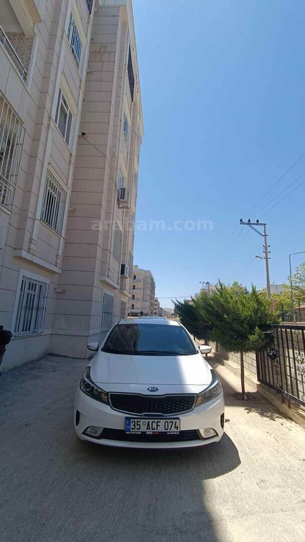 Sahibinden Hatasız Boyasız Değişensiz Kia Cerato Comfort 4
