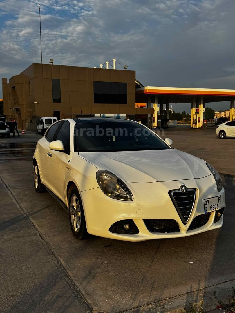 Sahibinden Alfa Romeo Giulietta 1.6 JTD Distinctive 2012 Model Antalya 349.000 km Beyaz 2