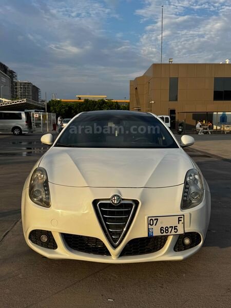 Sahibinden Alfa Romeo Giulietta 1.6 JTD Distinctive 2012 Model Antalya 349.000 km Beyaz