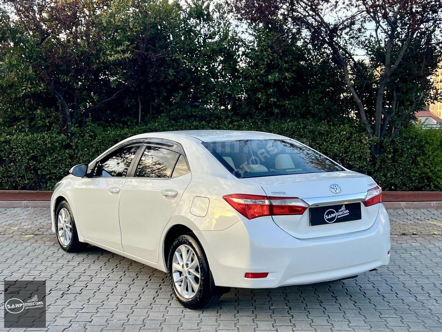 Galeriden Toyota Corolla 1.4 D-4D Advance 2014 Model İstanbul 178.000 km Beyaz 5