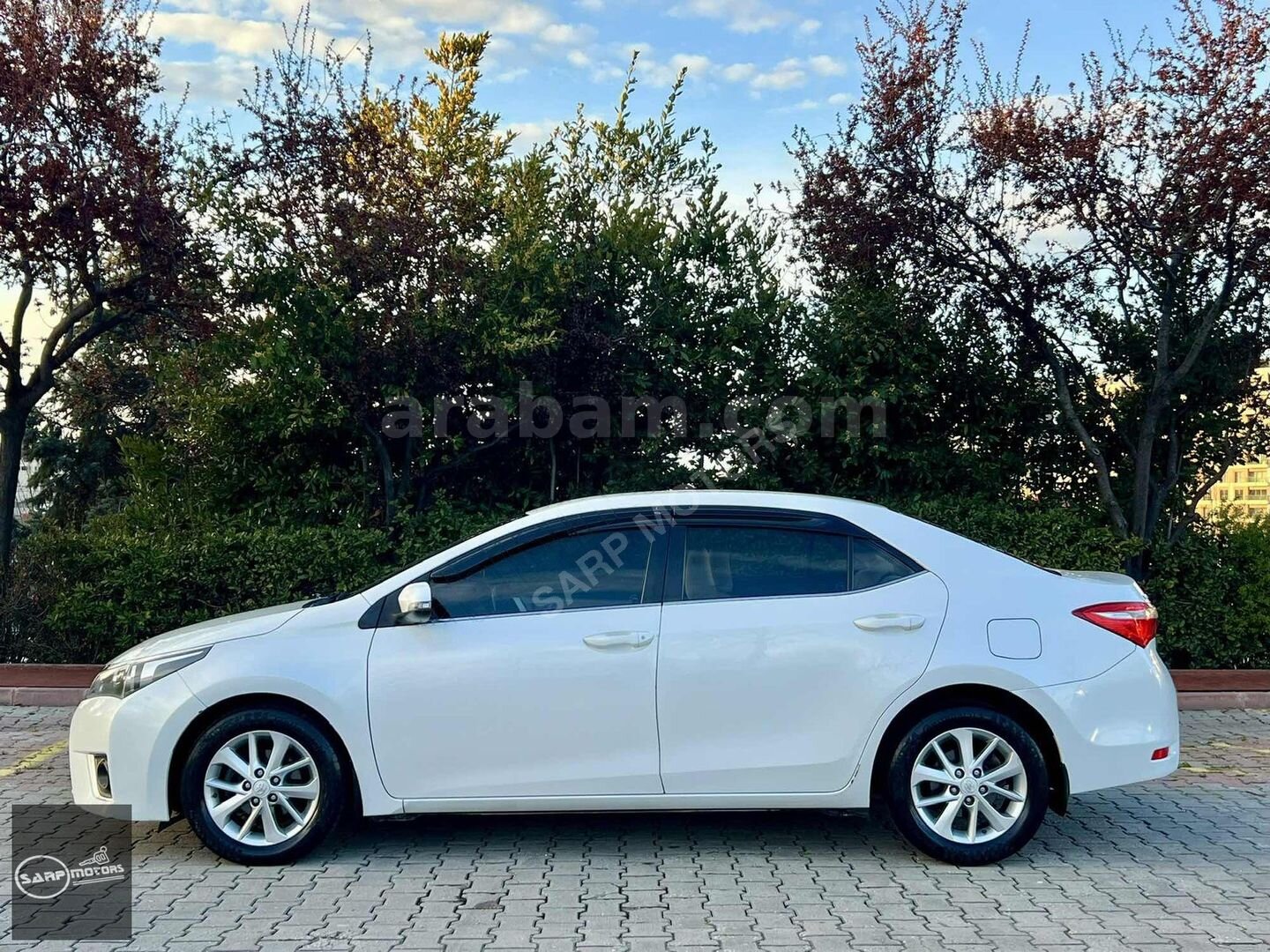 Galeriden Toyota Corolla 1.4 D-4D Advance 2014 Model İstanbul 178.000 km Beyaz 6