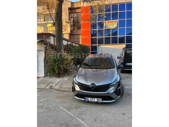 Sahibinden Renault Clio 1.0 TCe Techno Esprit Alpine 2024 Model 