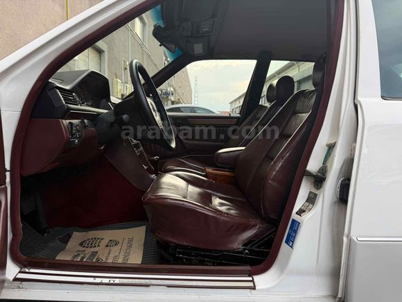 Galeriden Mercedes - Benz E 200 1994 Model İstanbul