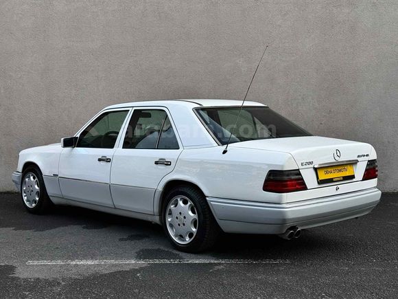 Galeriden Mercedes - Benz E 200 1994 Model İstanbul