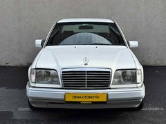 Galeriden Mercedes - Benz E 200 1994 Model İstanbul