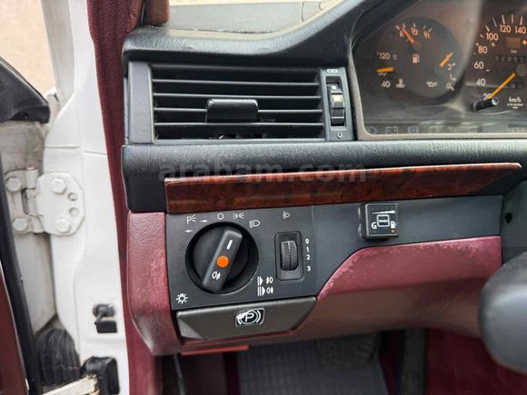 Galeriden Mercedes - Benz E 200 1994 Model İstanbul