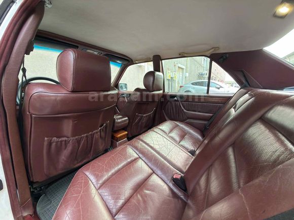 Galeriden Mercedes - Benz E 200 1994 Model İstanbul