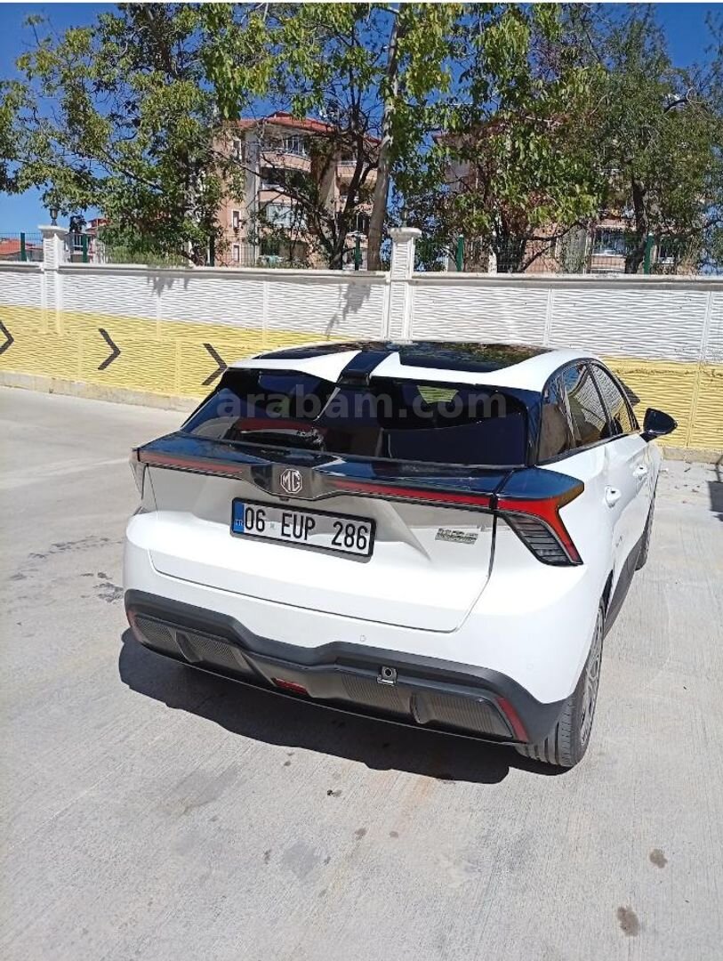Sahibinden MG MG4 Luxury 2023 Model Isparta 44.500 km Beyaz 3