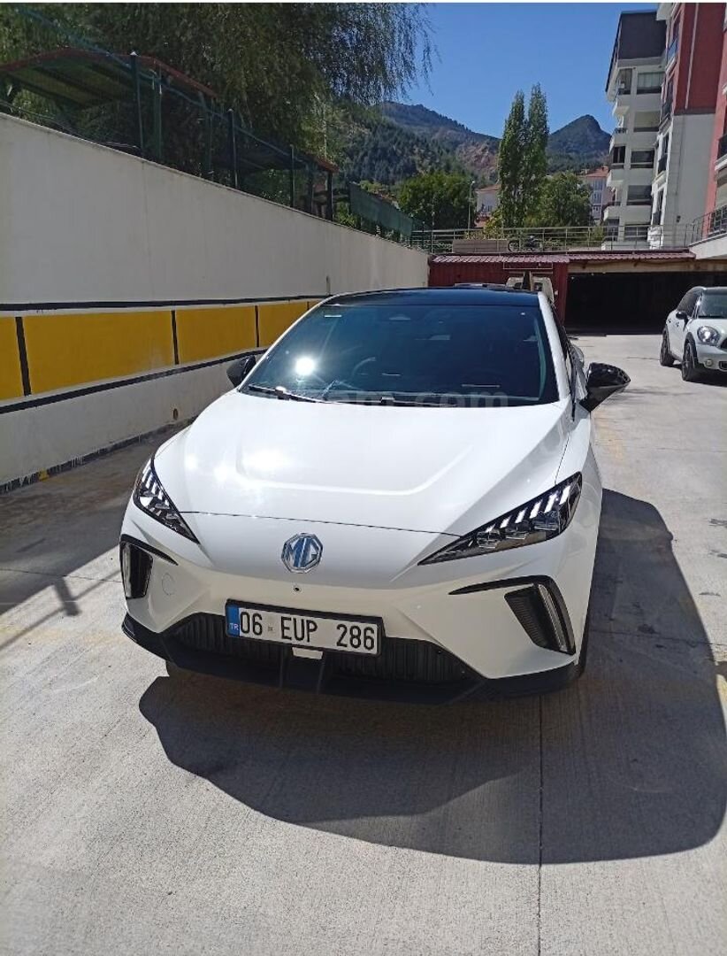 Sahibinden MG MG4 Luxury 2023 Model Isparta 44.500 km Beyaz 5