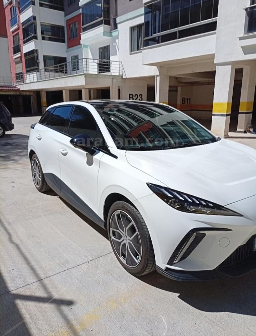 Sahibinden MG MG4 Luxury 2023 Model Isparta 44.500 km Beyaz 4