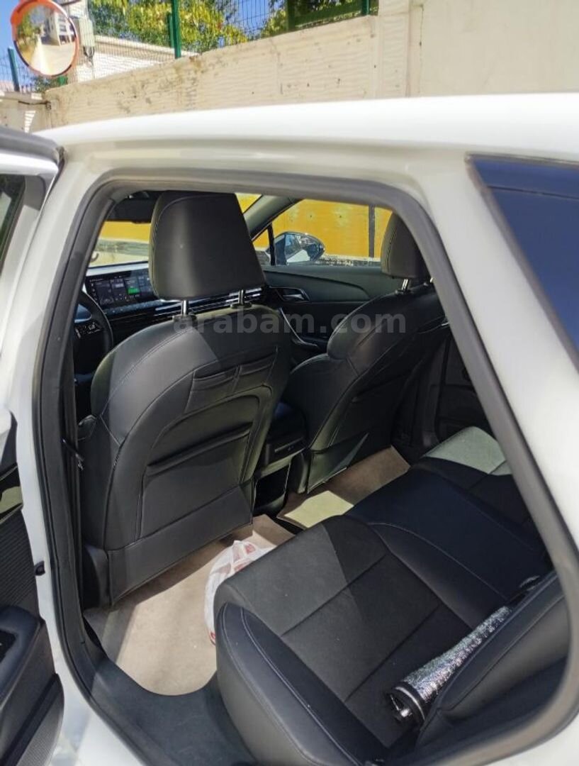 Sahibinden MG MG4 Luxury 2023 Model Isparta 44.500 km Beyaz 7