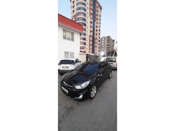 Sahibinden Hyundai Accent Blue 1.4 CVVT Mode Plus 2012 Model