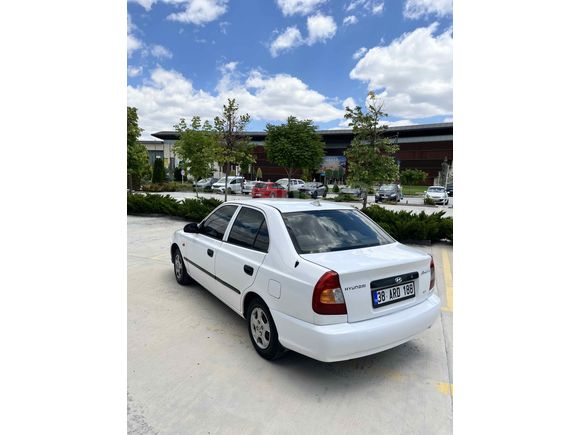 Sahibinden Hyundai Accent 1.5 1.5i GL 2000 Model 