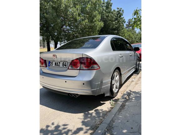 2.Sahibinden Honda Civic 1.6i VTEC Dream 2009 Model 