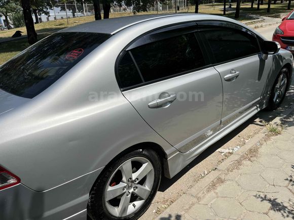 2.Sahibinden Honda Civic 1.6i VTEC Dream 2009 Model 