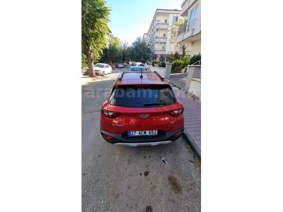 Sahibinden Kia Stonic 1.4 MPI Elegance 2018 Model  85.000 km Bordo