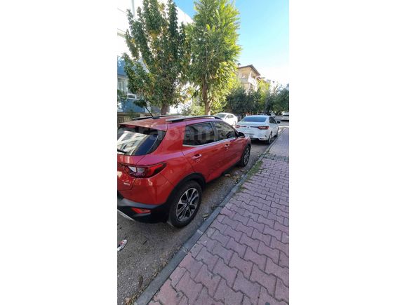 Sahibinden Kia Stonic 1.4 MPI Elegance 2018 Model  85.000 km Bordo