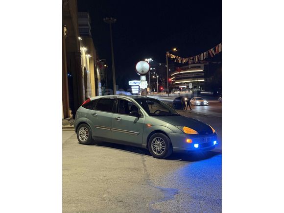 Sahibinden Ford Focus 1.6 Ghia 2001 Model 