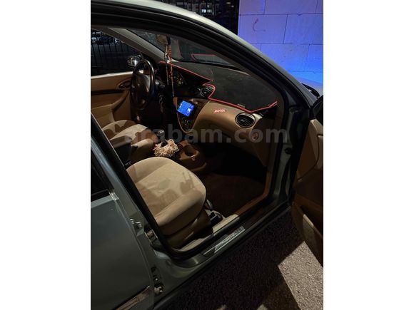 Sahibinden Ford Focus 1.6 Ghia 2001 Model 