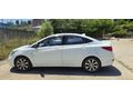 hemşireden  hyundai Accent Blue 1.6 CRDI Mode Plus 2013 Model  281.000 km Beyaz