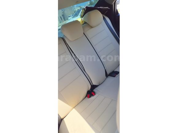 hemşireden  hyundai Accent Blue 1.6 CRDI Mode Plus 2013 Model  281.000 km Beyaz