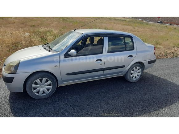 temiz öğretmenden satılık Clio bütün bakımları yapıldı